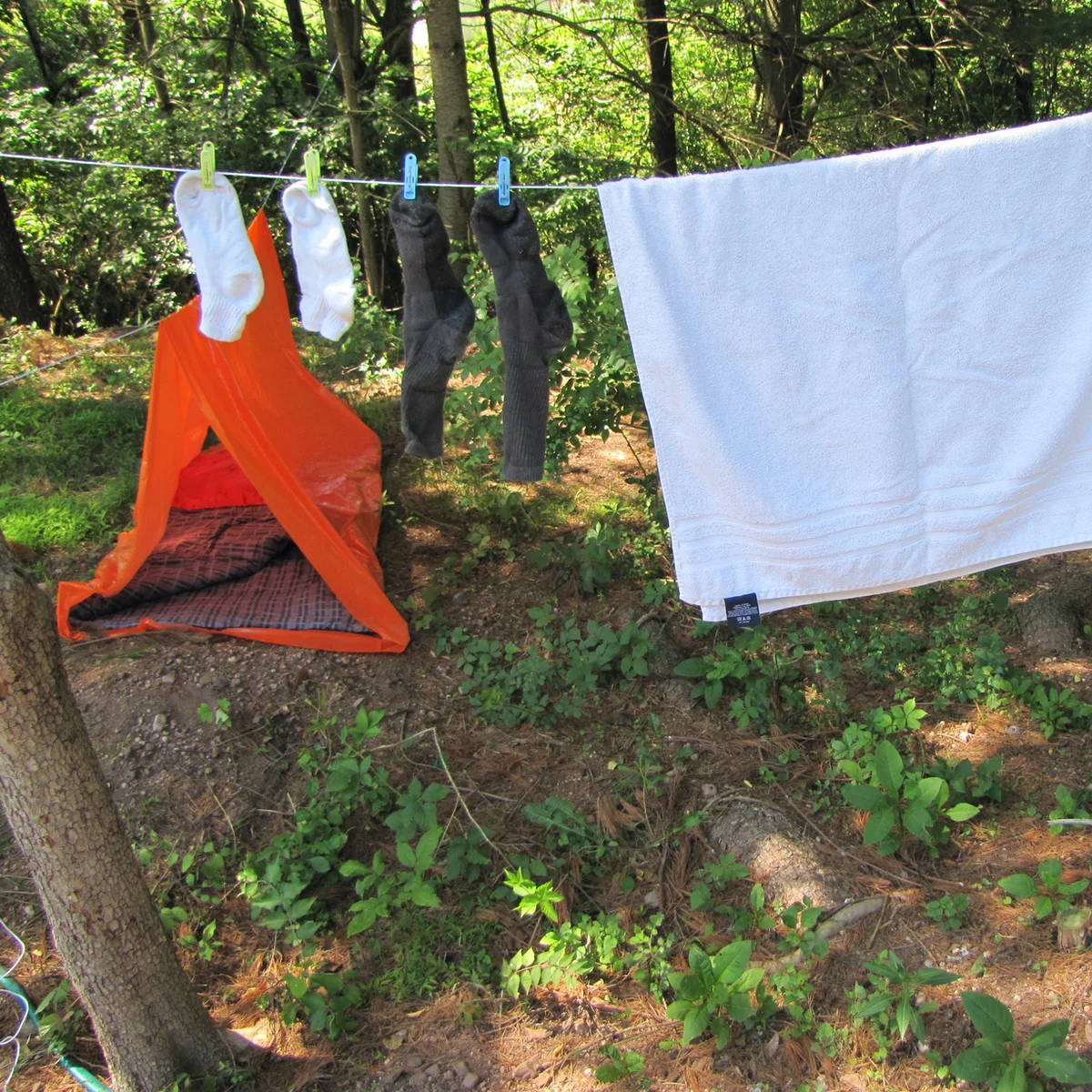 50ft Synthetic Outdoor Clothesline Laundry Clothes Dry Cord Line Clothespins Set - Image 5