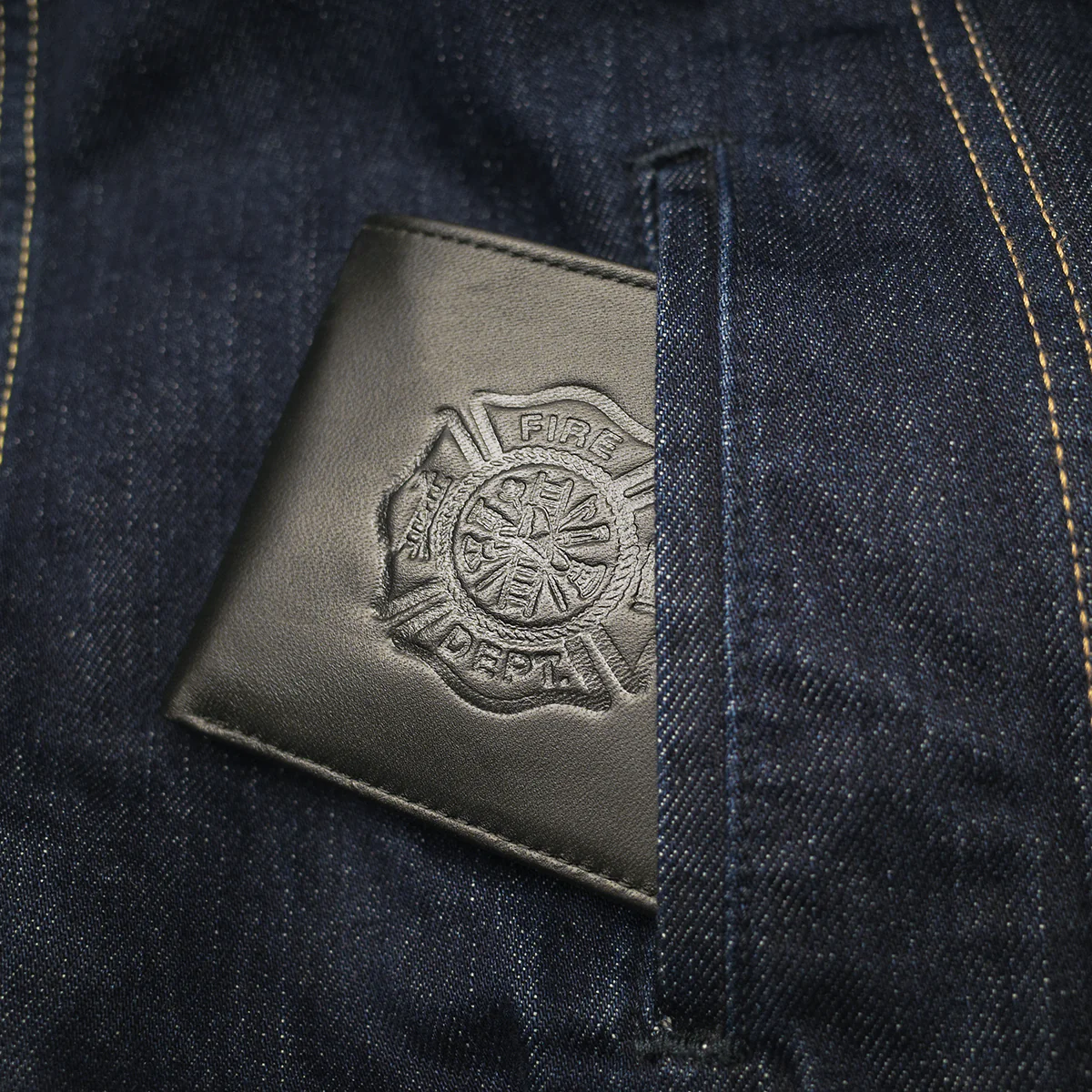 Black Fire Dept Maltese Cross Money Holder Mens Slim Leather Credit Card Wallet - Image 4