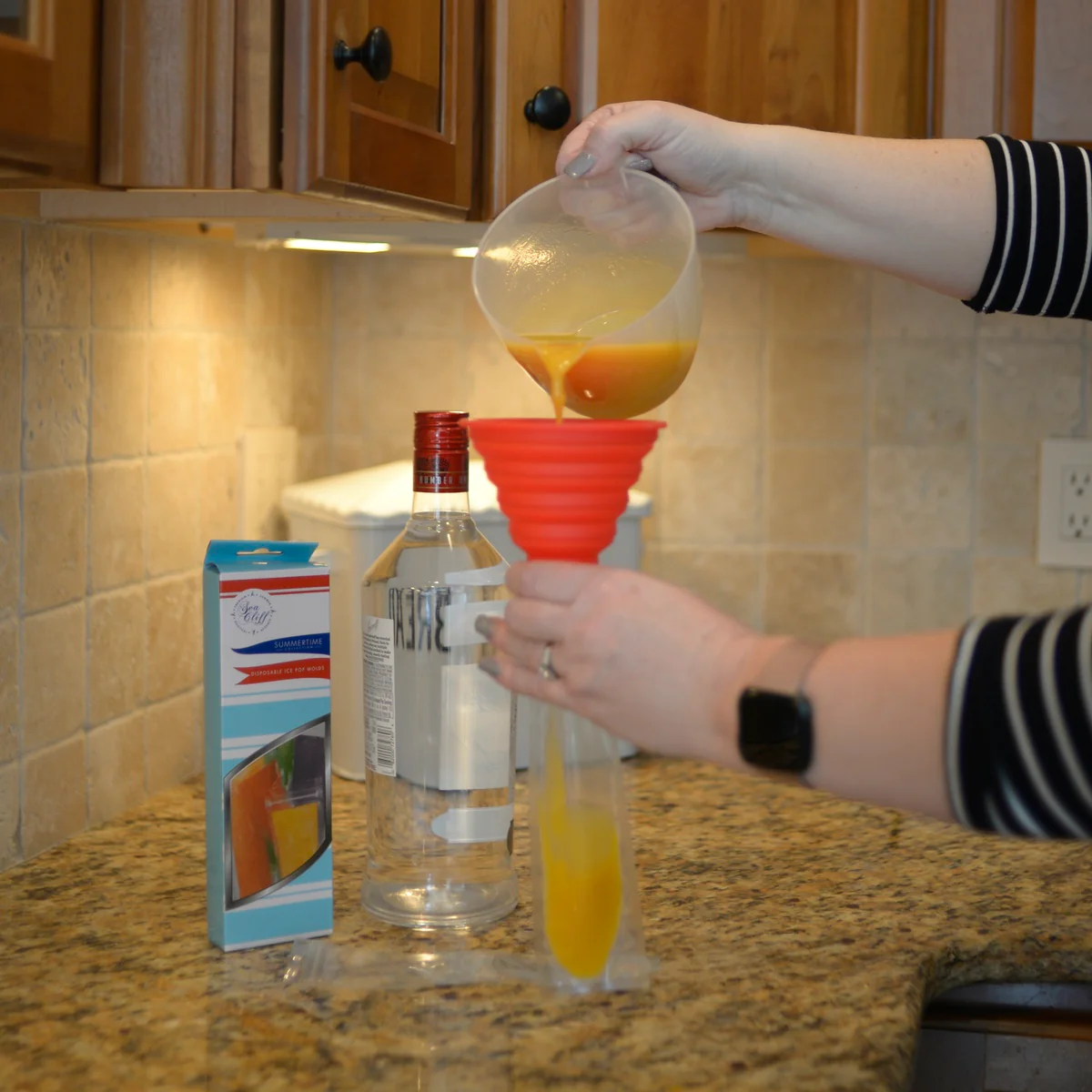 Collapsible Silicone Cooking Funnel Bottle Fill Tool Foldable Kitchen Accessory - Image 4