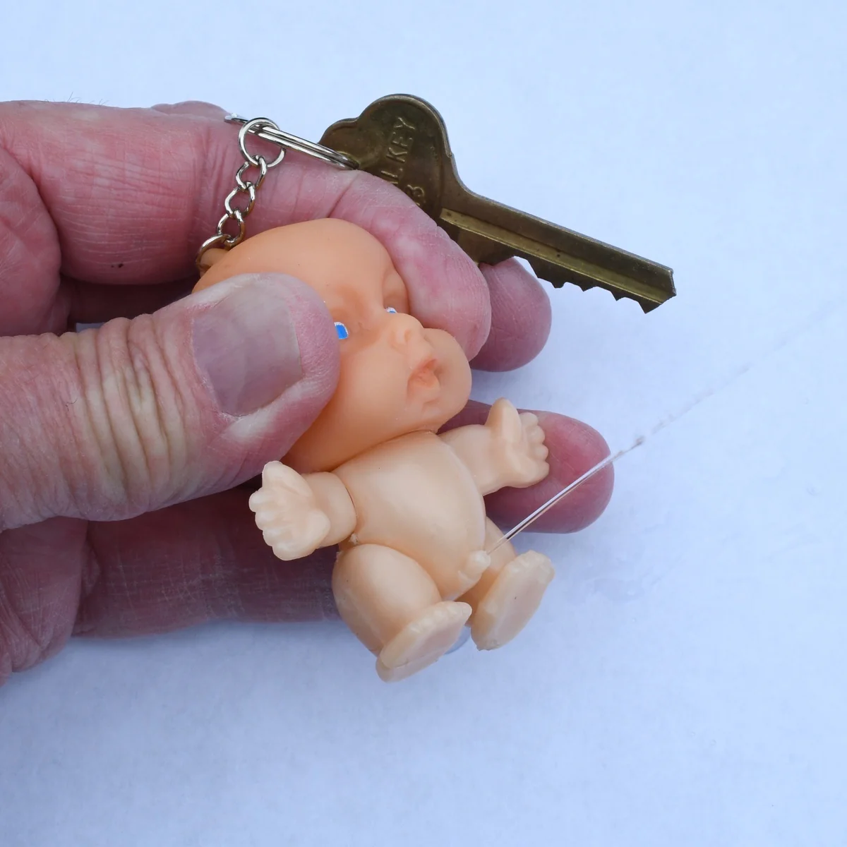 Funny Boy Peeing Keyring Fob Big Baby Keychain Ring Novelty Key Chain Car Keyfob - Image 3
