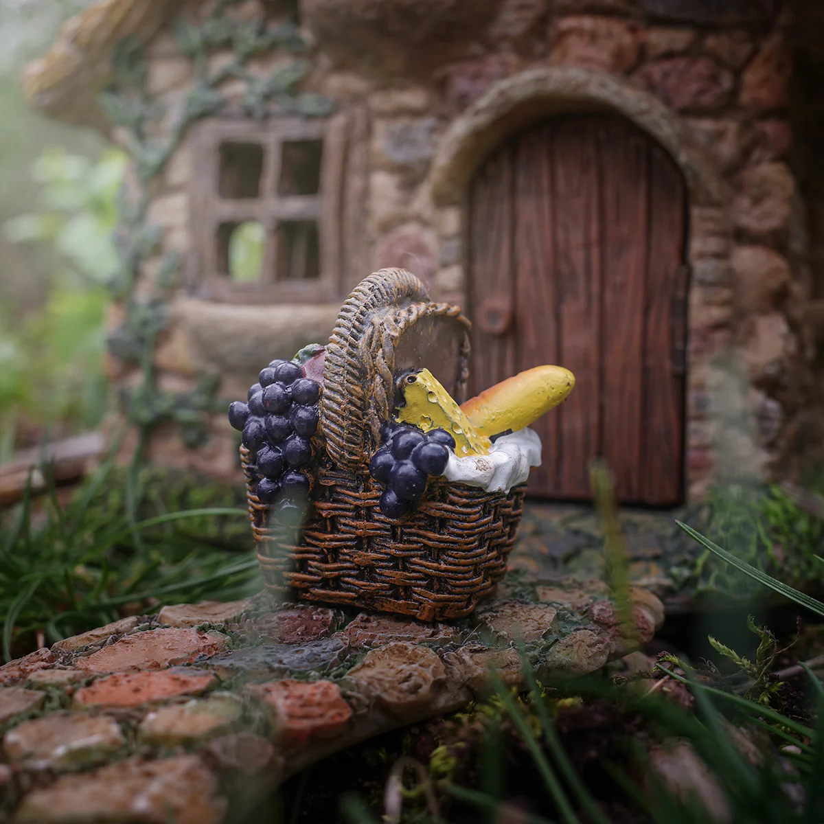 Mini Picnic Basket Outdoor Fairy Garden Ornament Miniature Dollhouse Accessory - Image 3