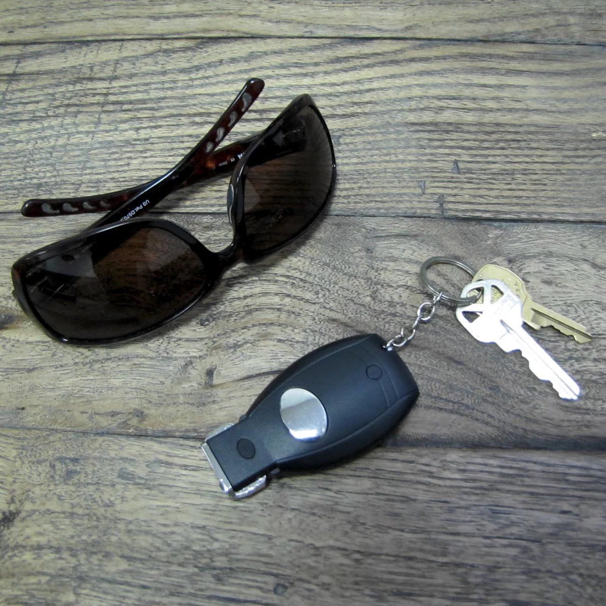 Novelty Car Keyring Shock Key Ring Fob Practical Joke Flashlight Gag Gift Prank - Image 5