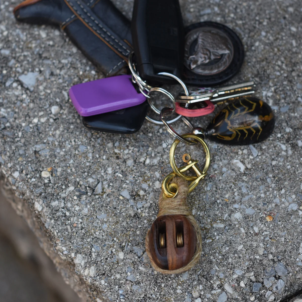 Sailing Rope Pulley Keychain Wooden Pully Block Tackle Hoist Nautical Key Ring - Image 3