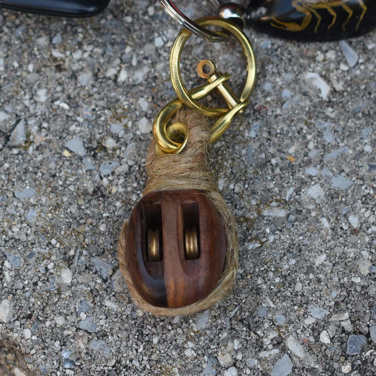 Sailing Rope Pulley Keychain Wooden Pully Block Tackle Hoist Nautical Key Ring - Image 4