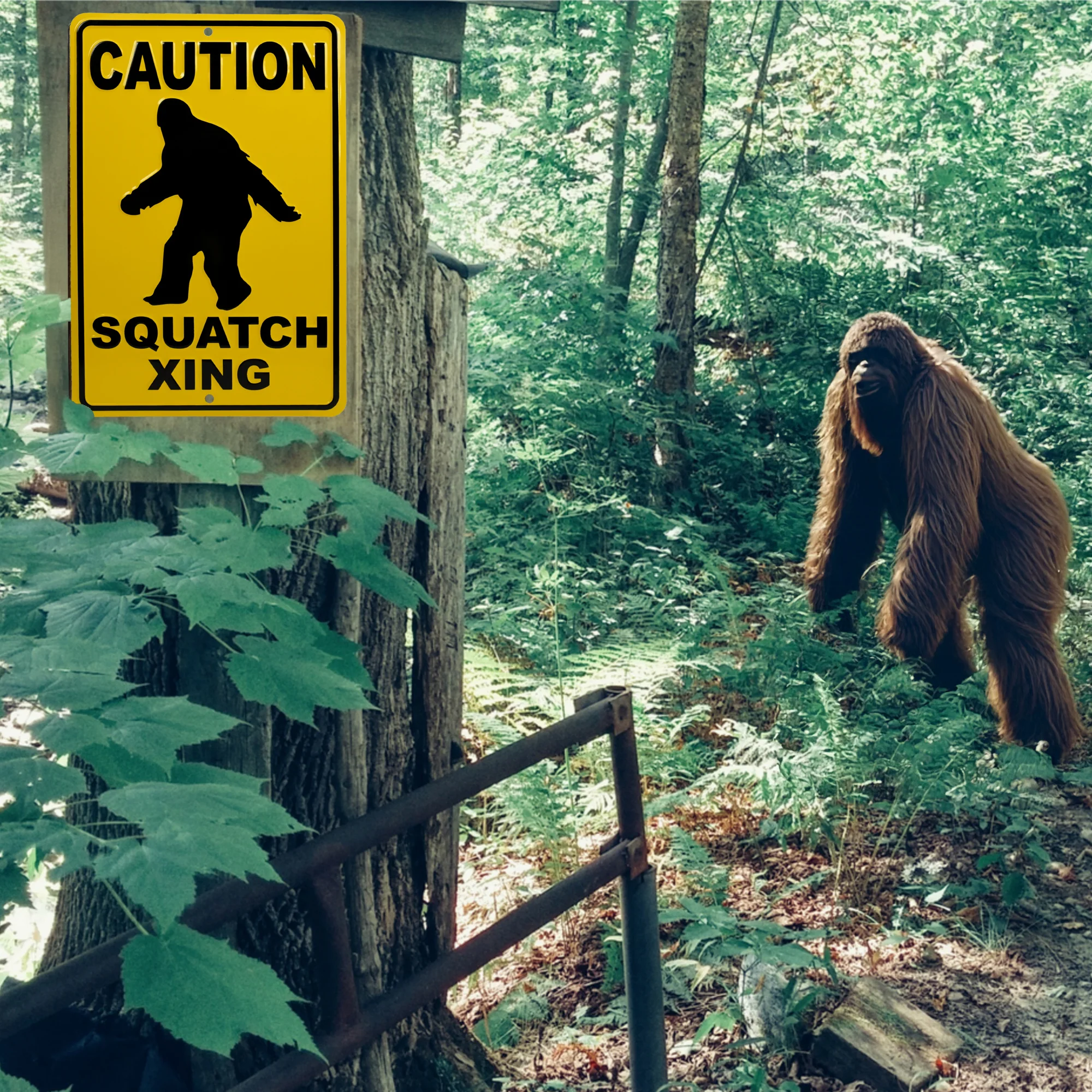 Metal Sasquatch Xing Sign Funny Warning Bigfoot Sign Yard Man Cave Room Decor - Image 3