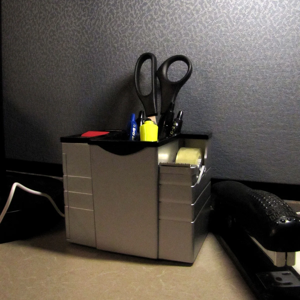 Small Desktop Organizer Home Office Supplies Accessories Set Desk Organization - Image 4