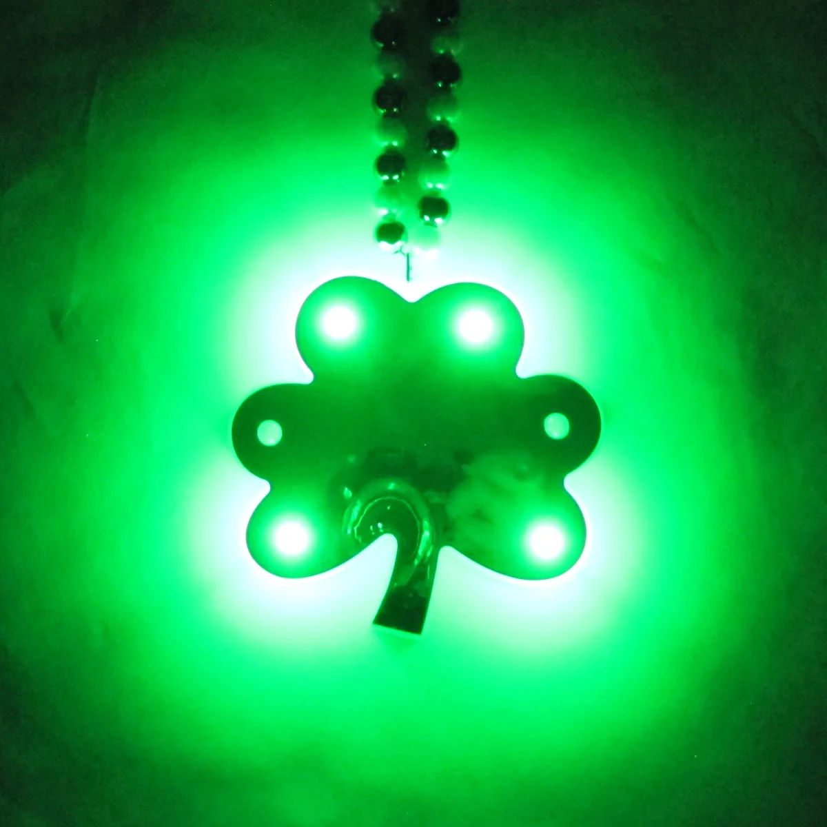 St Patrick's Day Clover Medallion Shamrock LED Bulb Glow Necklace Party Novelty - Image 5