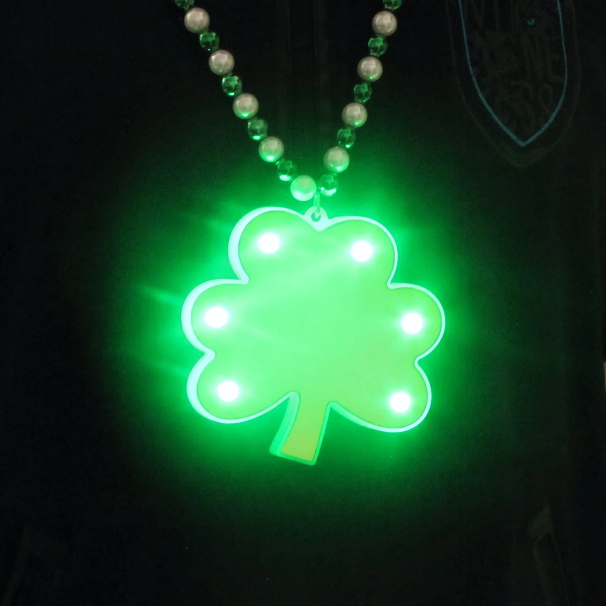 St Patrick's Day Clover Medallion Shamrock LED Bulb Glow Necklace Party Novelty - Image 6